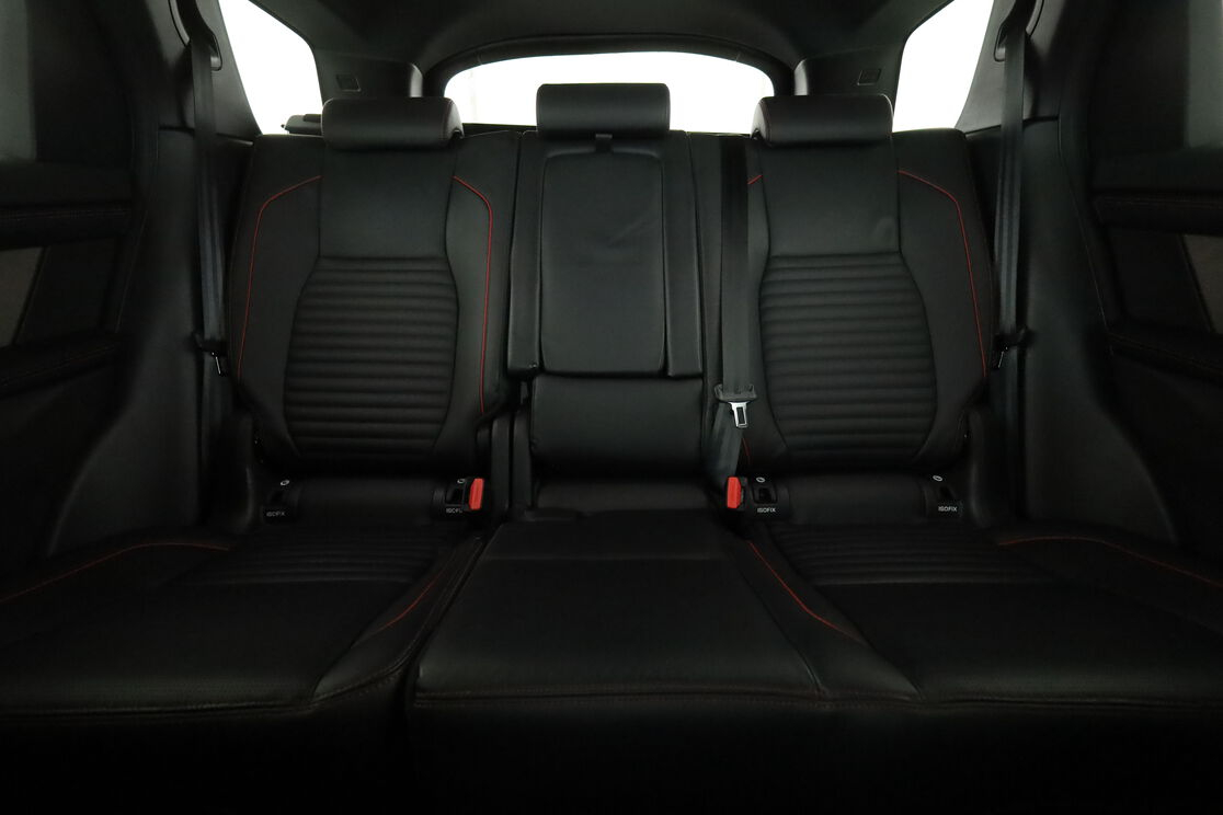 Land Rover Discovery Sport 2.0 D150 R-Dynamic SE AWD Auto — photo 14