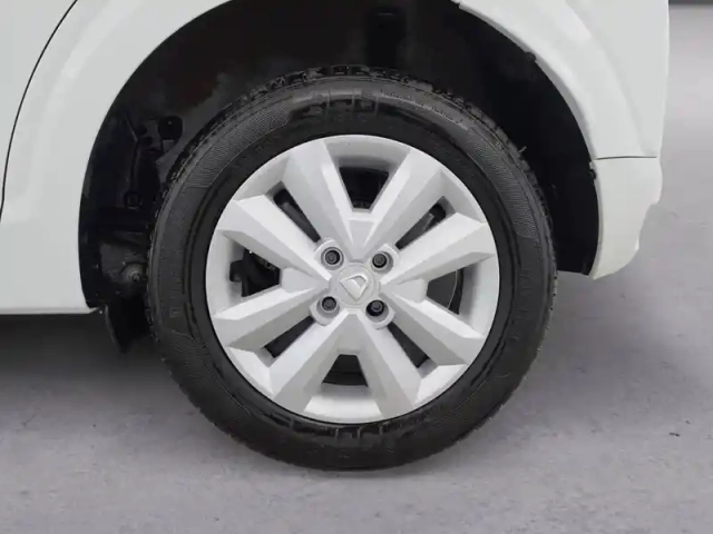 Dacia Sandero sce 65 — photo 51