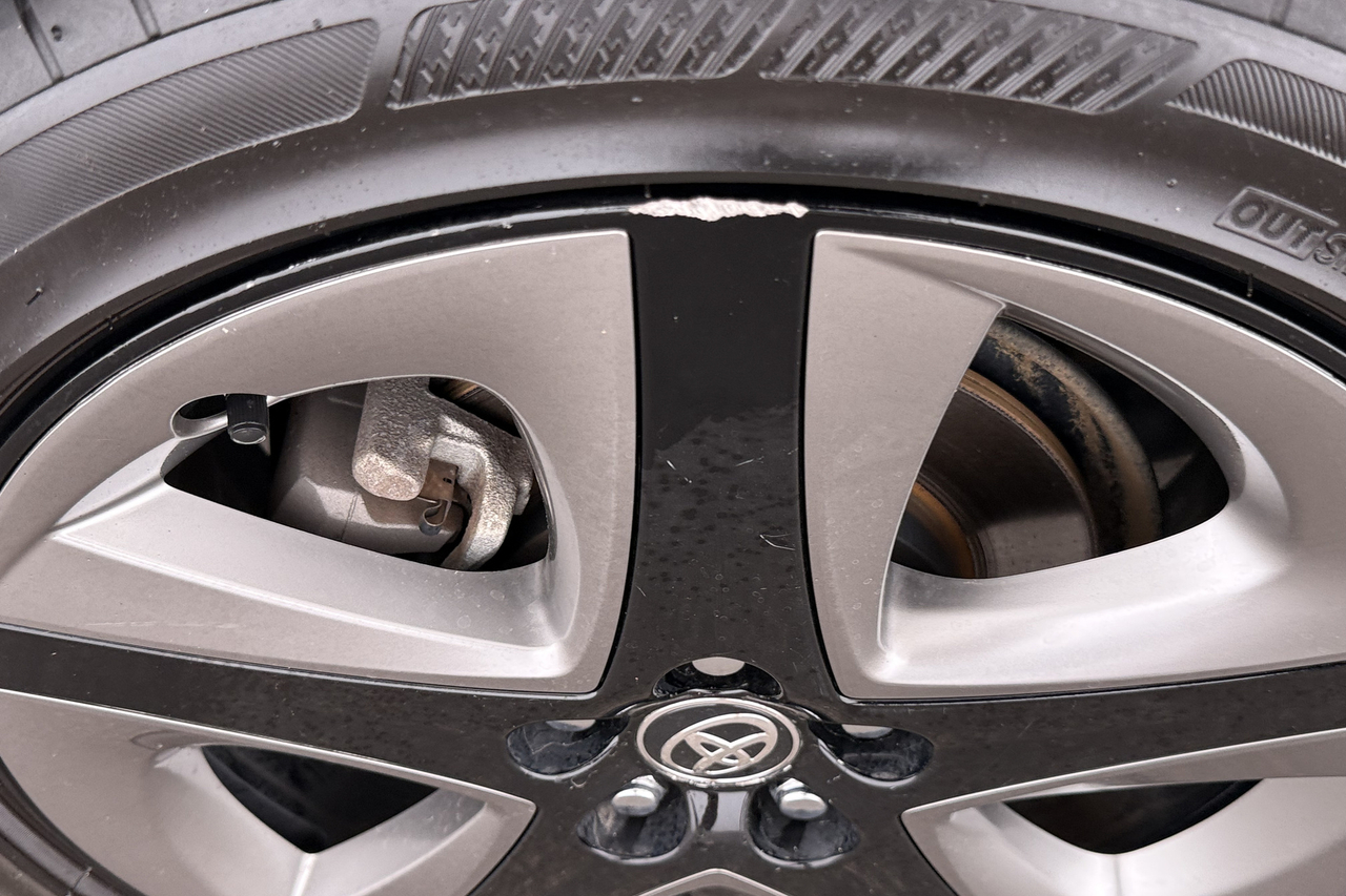 Toyota Prius+ — photo 28