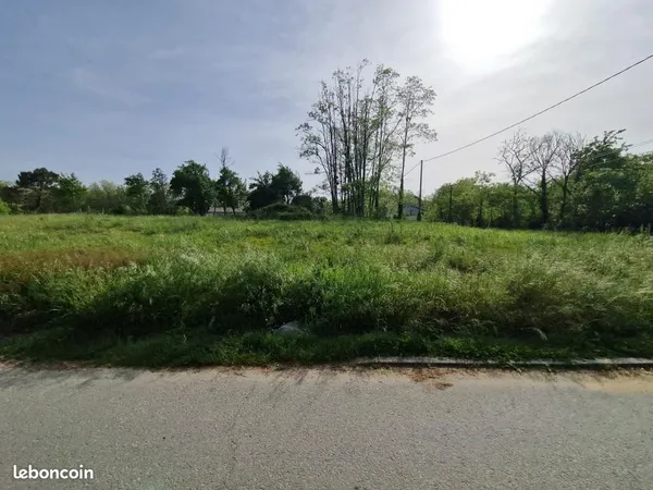 Terrain 740 m² Saint Magne