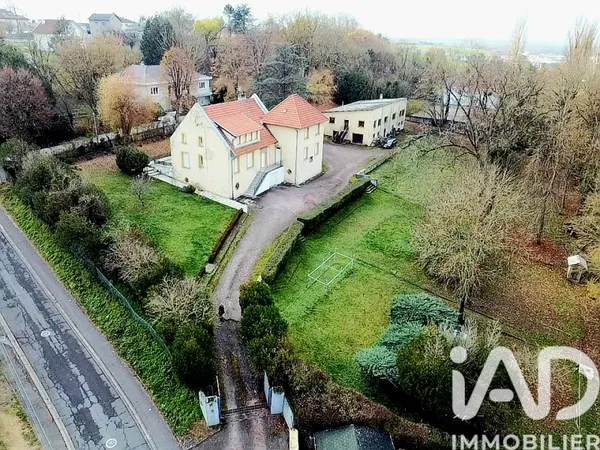 Maison 11 pièces 238 m²