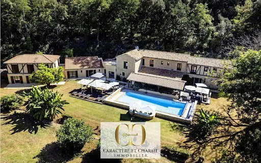 Propriété 26 pièces 1300 m²