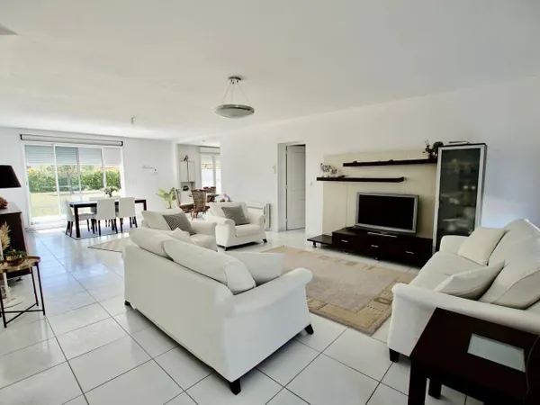 Maison 5 pièces 140 m²