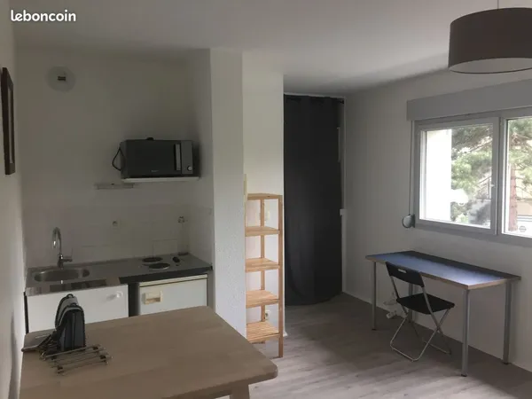 Studio meublé refait à neuf