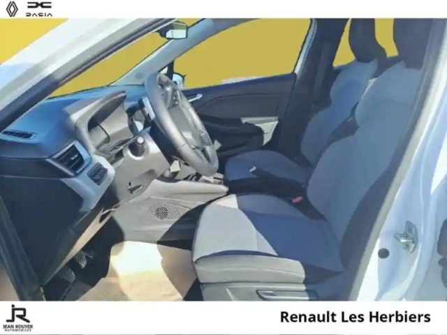 Renault Clio 1.5 blue dci 100ch evolution - 24 — photo 3