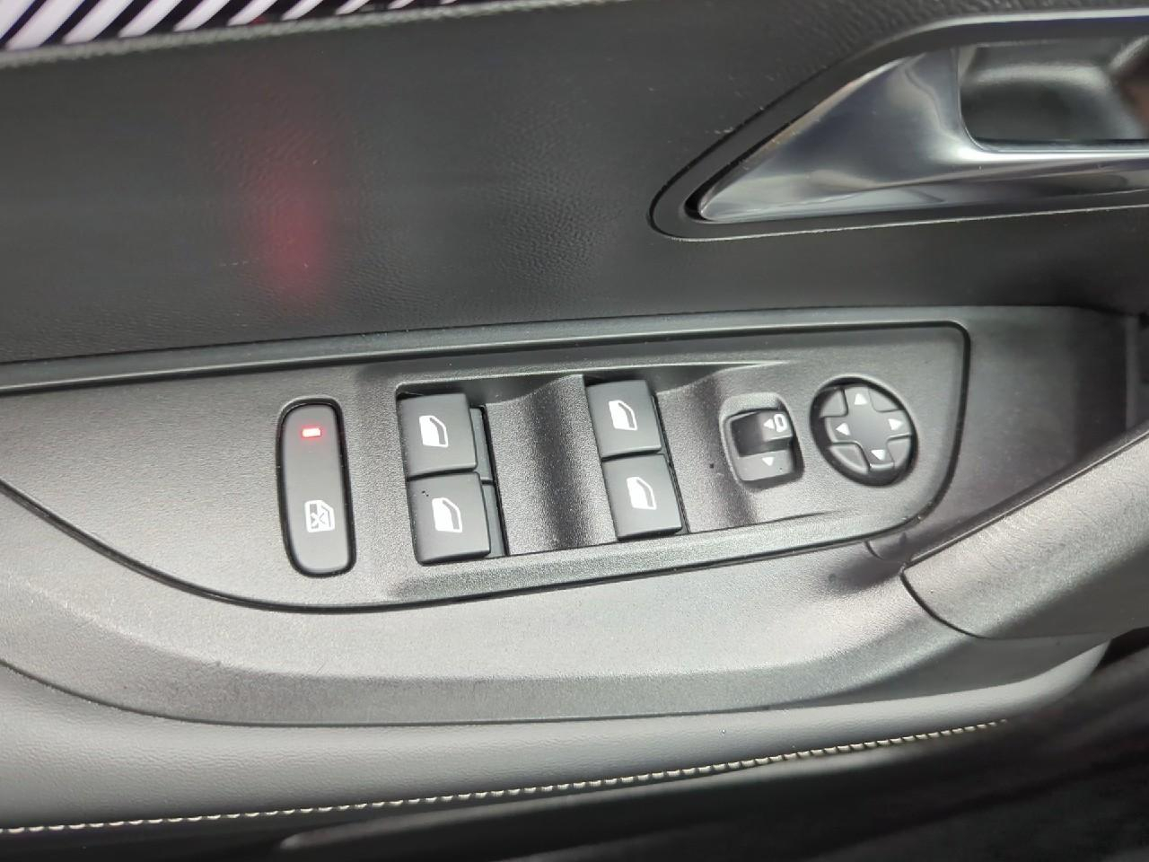 Peugeot 2008 hybrid 145 ch e-dcs6 allure — photo 22