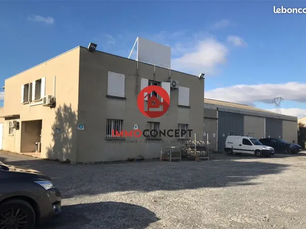 Local 820 m² Laudun-l'Ardoise