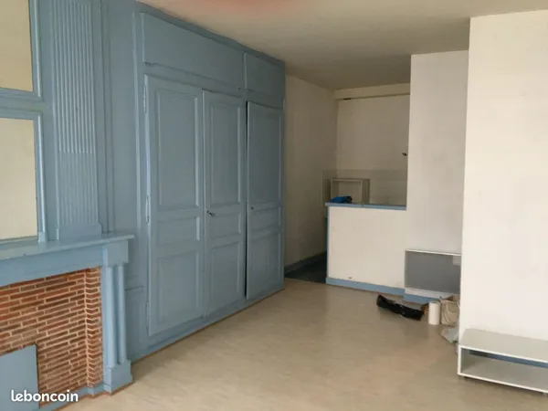 à Louer appartement T2 place des bancs
