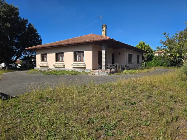 Maison T5 à vendre de plain-pied + garage sur 2399m² de terrain constructible