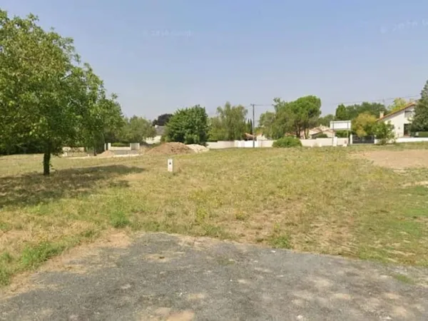 Terrain 351 m²