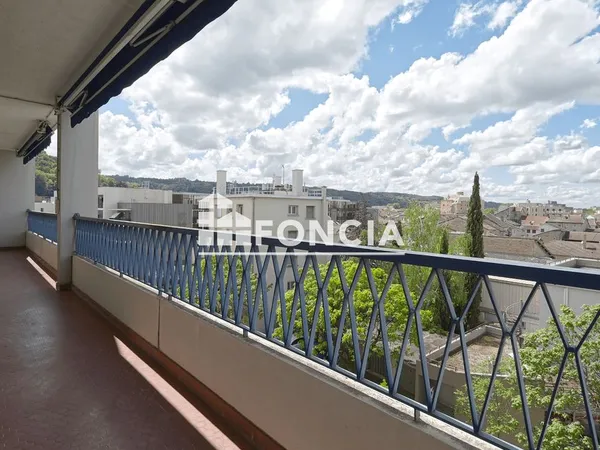 T4 en plein centre - garage et balcon