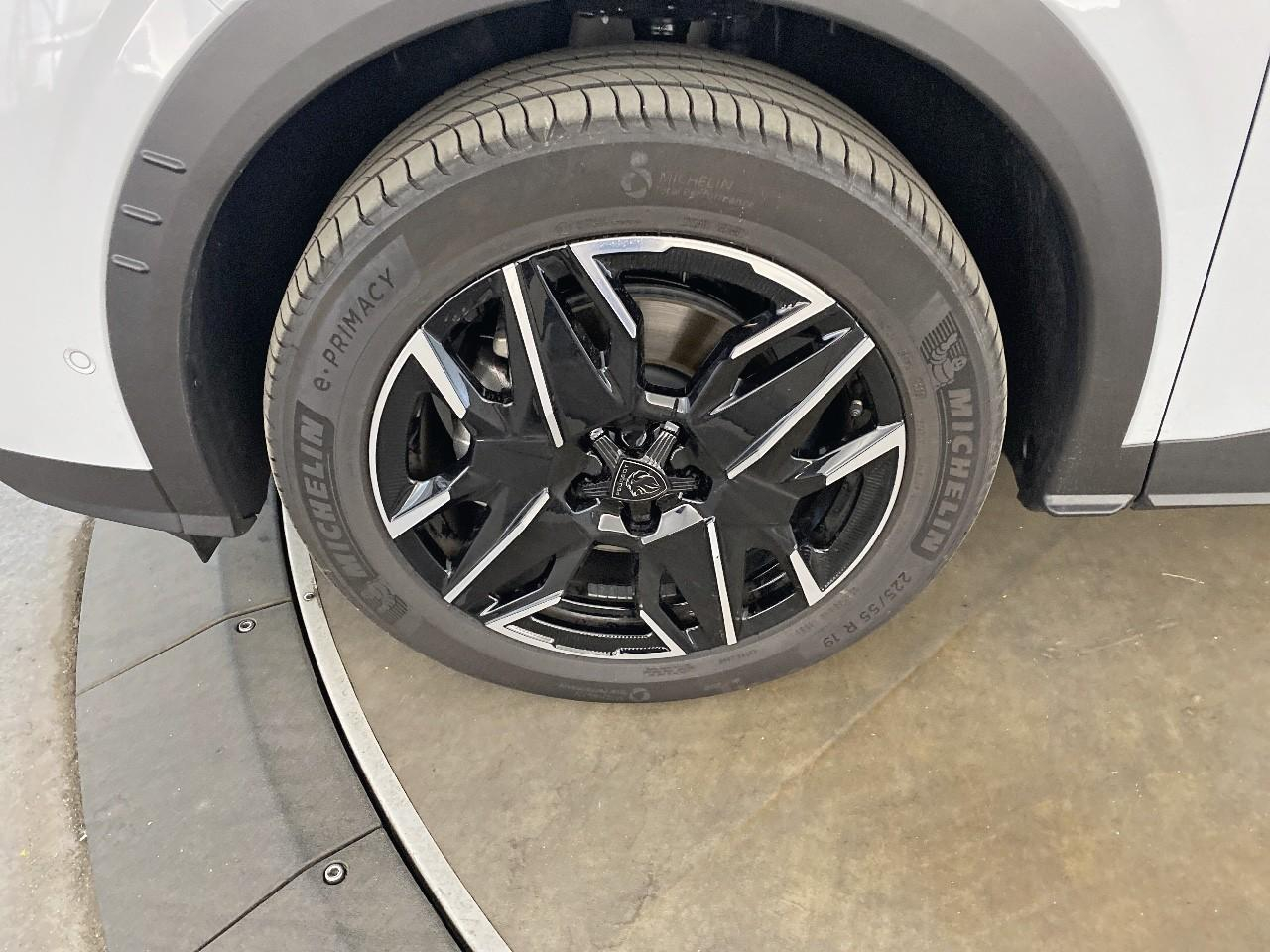 Peugeot 5008 hybrid 145 ch e-dcs6 gt — photo 11