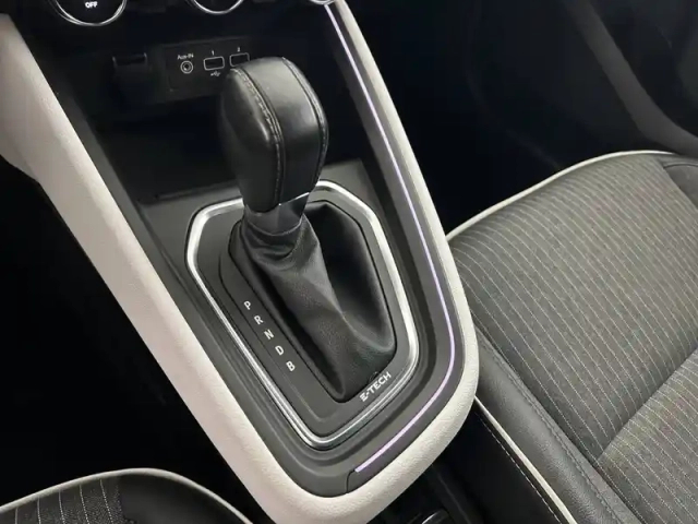 Renault Clio e-tech 140 - 21n — photo 82