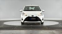 Toyota Yaris 100h Dynamic 5p — photo 1