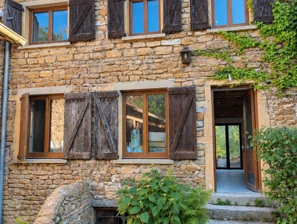 THEIZÉ 69620 - Maison en pierre du Beaujolais entièrement rénovée - 120 m² - Terrain 719m² - 435 000