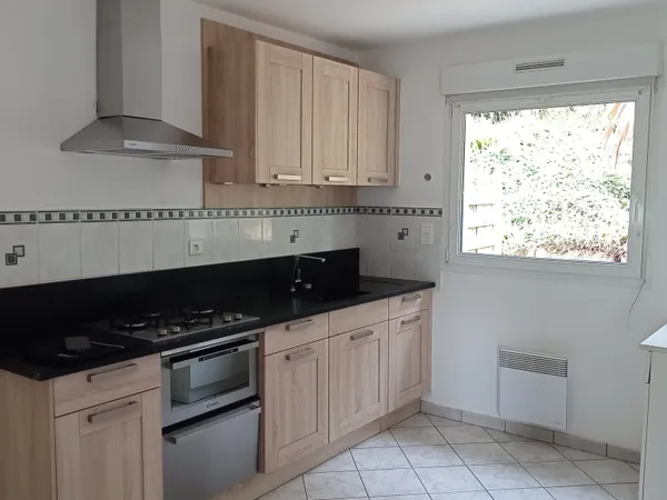 Maison T4 850EUR à Lannion