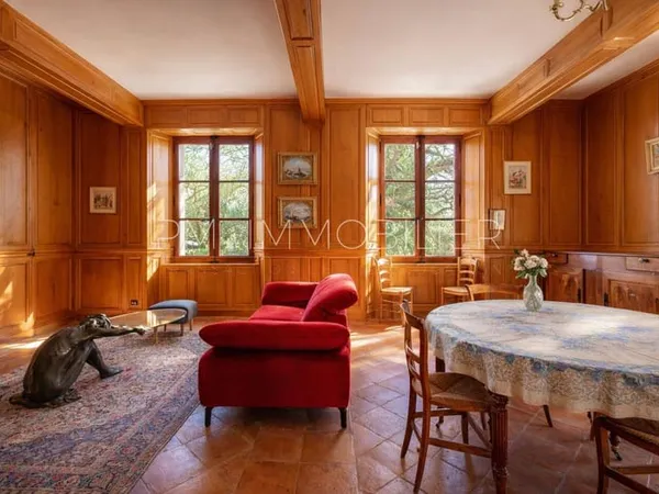 Villa 7 pièces 250 m²