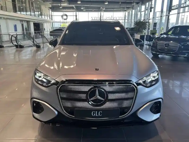 Mercedes Glc 400 eq 4m — photo 22