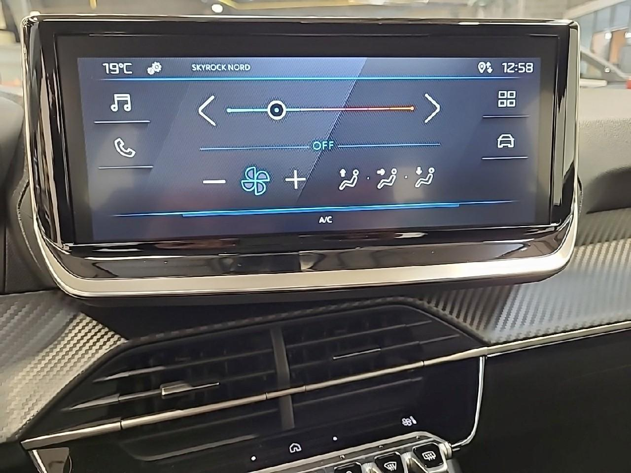 Peugeot 208 turbo 100 ch bvm6 style — photo 21