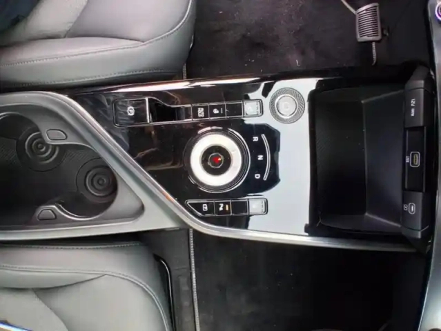 Kia Niro ev 204ch active — photo 9
