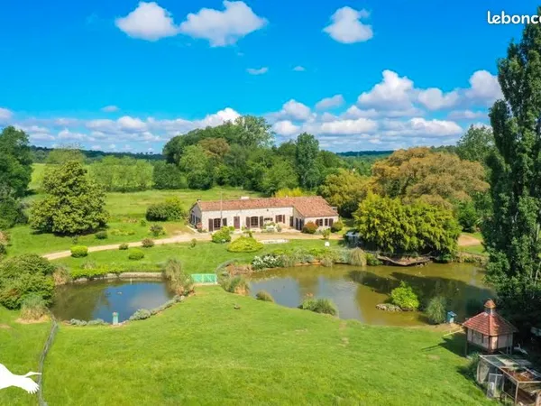Maison 7 pièces 250 m²