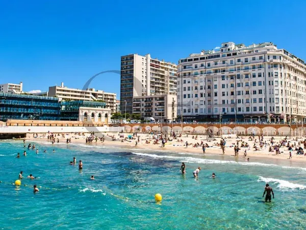 Vends maison de ville - 140 m² - 6 pièces, 4 chambres - Marseille 7Ème 13007