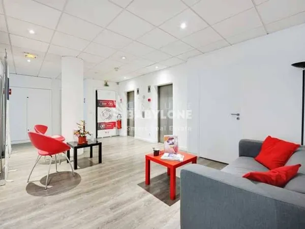 Bureaux 198 m²