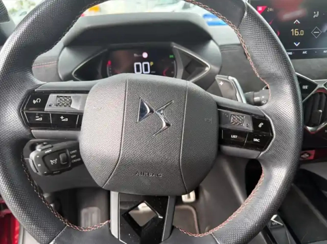 Ds Ds 3 puretech 130ch performance line automatique 7cv — photo 21
