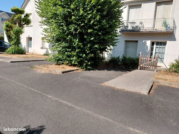 Place de parking privée