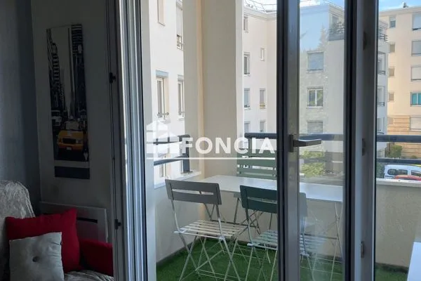Studio 1 pièce 25 m²
