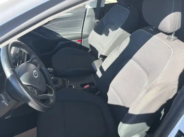 Ford Focus 1.0 ecoboost 125ch titanium — photo 10
