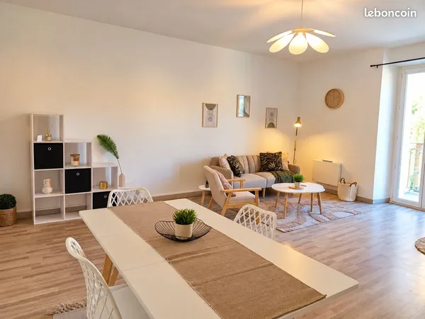 DIGNE-LES-BAINS - T3 77 m² - 1er étage - DPE C - 138 000