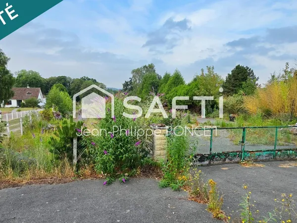 Terrain constructible viabilisé de 1 868 m²