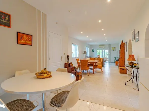 Maison de plain-pied 5 pièces 135 m²