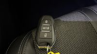 Peugeot 308 1.5 BlueHDi 130ch S&S Allure — photo 16