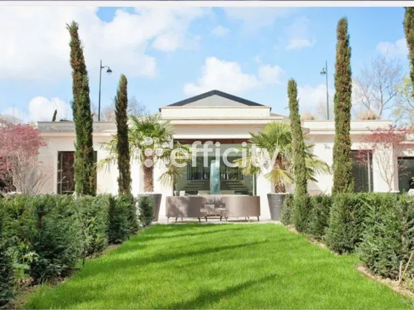 Appartement 7 pièces 424 m²