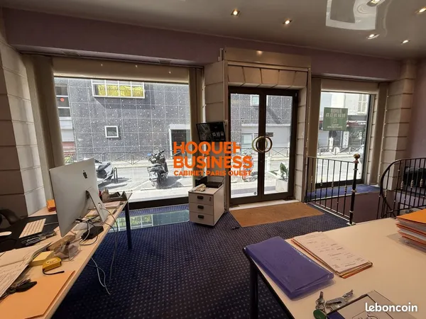 Local 77 m²