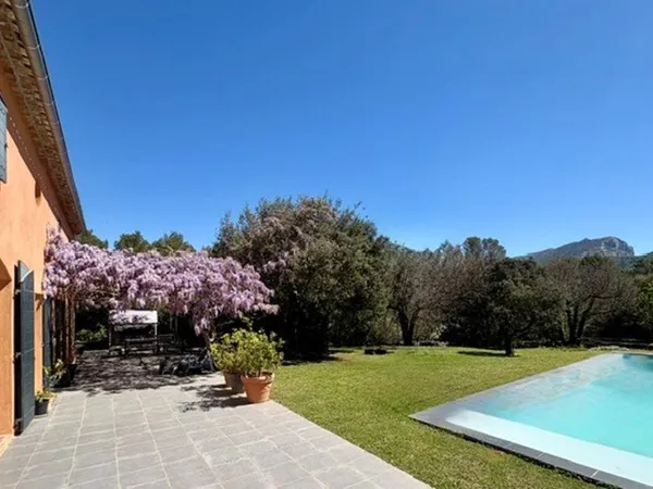 Maison 6 pièces 185 m²