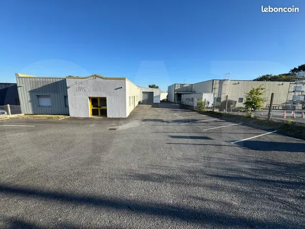 Local 494 m²
