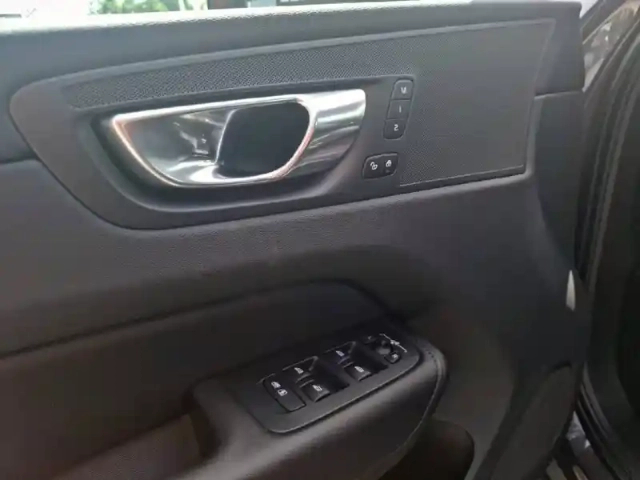 Volvo Xc60 t6 awd hybride rechargeable 253 ch+145 ch geartronic 8 — photo 13