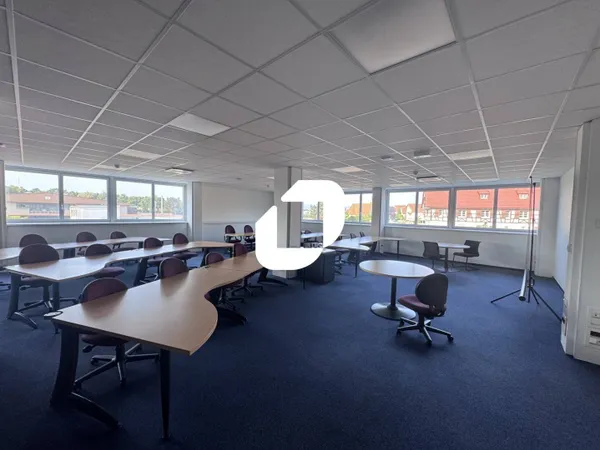 Bureau 2800 m²