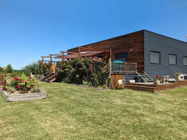 Propriété contemporaine en ossature bois - Élégance, nature et autonomie
