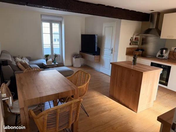 Maison de ville 76 m² - 3 chambres, garage 21 m², terrasse ouest 20 m² - hyper-centre Vesoul