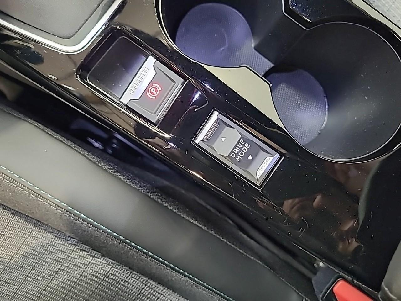 Peugeot 2008 puretech 130 s&s bvm6 allure pack — photo 27