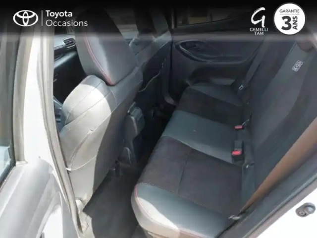 Toyota Yaris 116h gr sport 5p my22 — photo 12