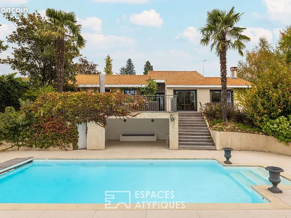Maison 7 pièces 270 m²