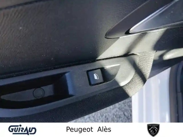 Peugeot 208 puretech 100 s&amp;s bvm6 — photo 13