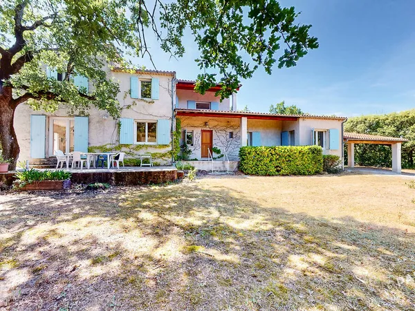 Maison 9 pièces 245 m²