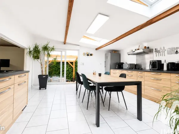 Maison familiale 5 pièces 121 m²
