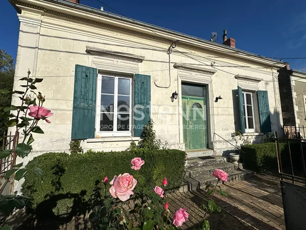 Vente charmante maison de village en pierre de taille de 110,22 m² avec 3 chambres, caves, jardin à 